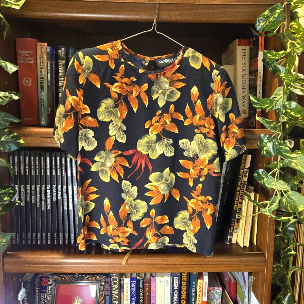 SAG Harbor Short Sleeve Woman's Print Blouse Size Small